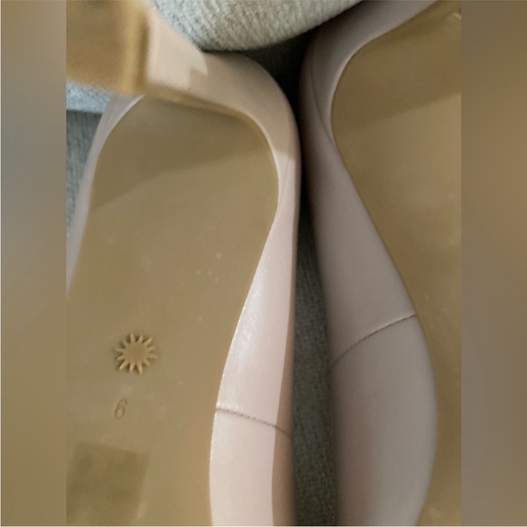 Stuart Weitzman Beige Heels - Picture 9 of 16